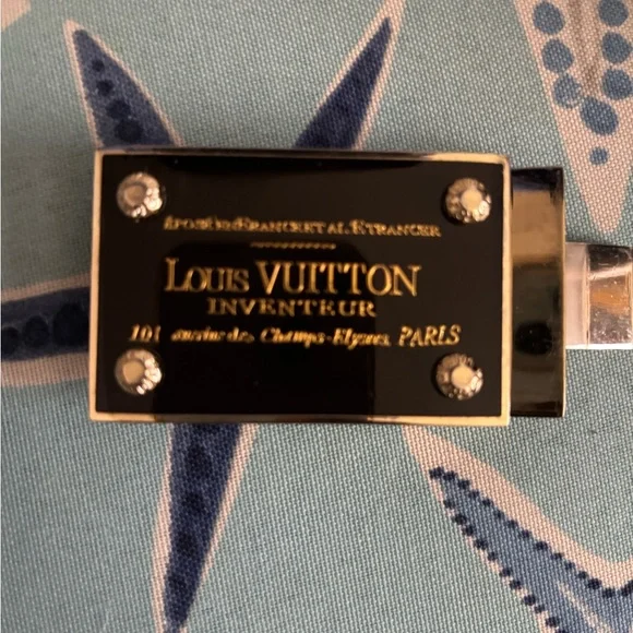 Louis Vuitton Black and Gold belt buckle - Picture 2 of 3